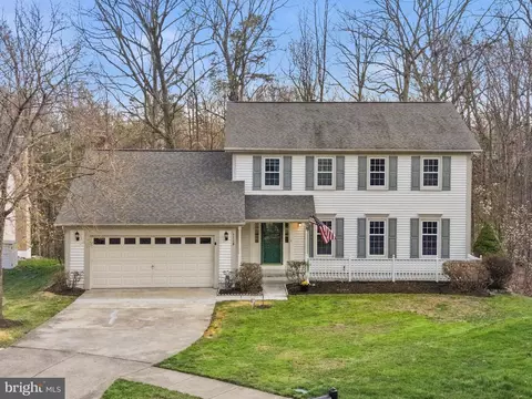 Exterior - 7118 Counter Pl, Burke, VA 22015 photo 2 of 13