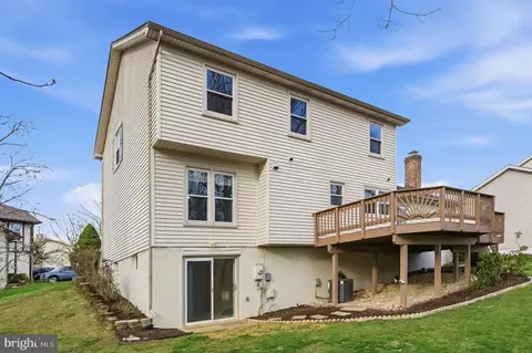Exterior - 7118 Counter Pl, Burke, VA 22015 photo 10 of 13