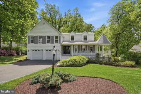 1288 Auburn Grove Ln, Reston, VA 20194