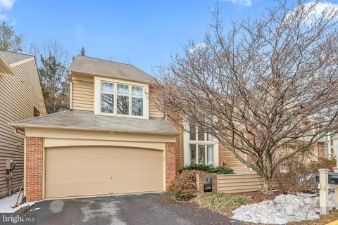 11573 Hemingway Dr, Reston, VA 20194