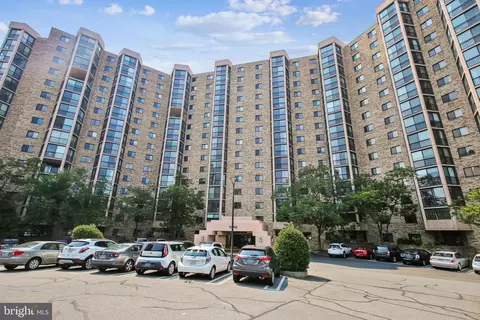 5902 Mount Eagle Dr #310, Alexandria, VA 22303