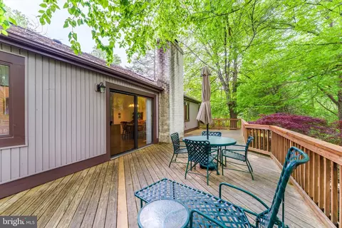 Exterior - 11819 Blue Spruce Rd, Reston, VA 20191 photo 4 of 7