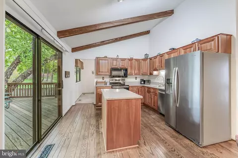 Kitchen - 11819 Blue Spruce Rd, Reston, VA 20191 photo 5 of 5