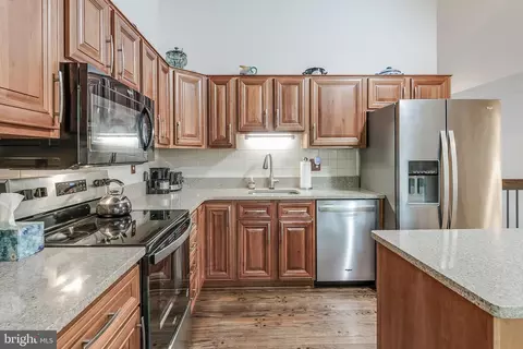 Kitchen - 11819 Blue Spruce Rd, Reston, VA 20191 photo 2 of 5
