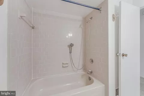 Bath - 11819 Blue Spruce Rd, Reston, VA 20191 photo 4 of 4