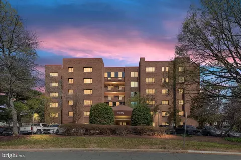 11500 Fairway Dr #201, Reston, VA 20190