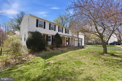 9301 Willow Pond Ln, Burke, VA 22015