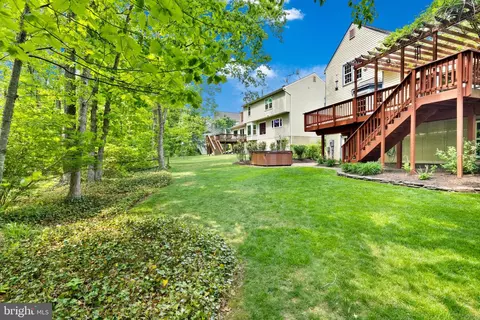 Exterior - 9723 Stipp St, Burke, VA 22015 photo 19 of 20