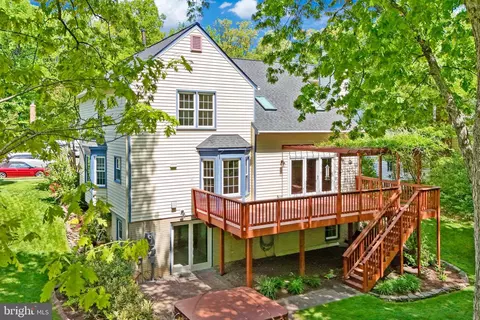 Exterior - 9723 Stipp St, Burke, VA 22015 photo 9 of 20