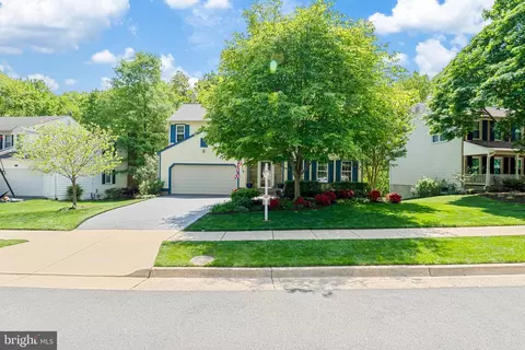 Exterior - 9723 Stipp St, Burke, VA 22015 photo 2 of 20