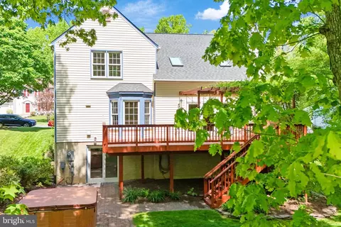 Exterior - 9723 Stipp St, Burke, VA 22015 photo 4 of 20