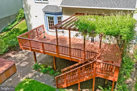 Exterior - 9723 Stipp St, Burke, VA 22015 photo 6 of 20