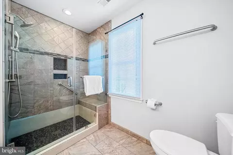 Bath - 9723 Stipp St, Burke, VA 22015 photo 2 of 4