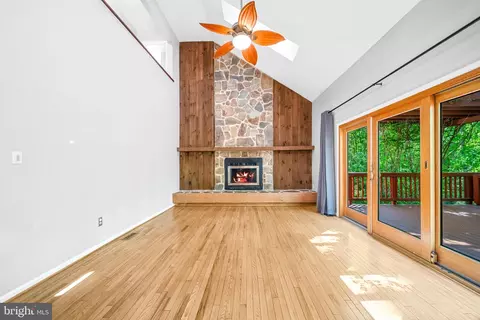 Living - 9723 Stipp St, Burke, VA 22015 photo 1 of 14