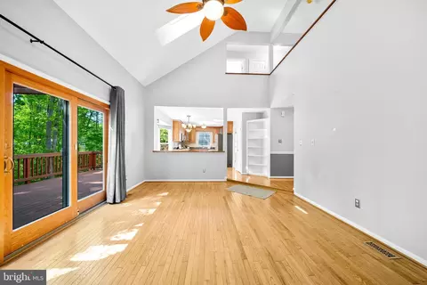 Living - 9723 Stipp St, Burke, VA 22015 photo 5 of 14