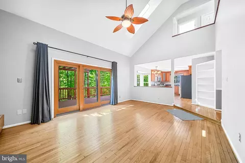 Living - 9723 Stipp St, Burke, VA 22015 photo 4 of 14