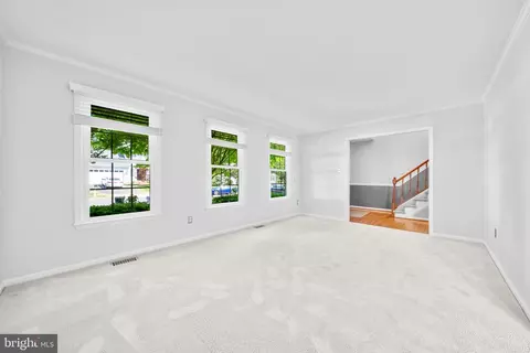 Living - 9723 Stipp St, Burke, VA 22015 photo 11 of 14