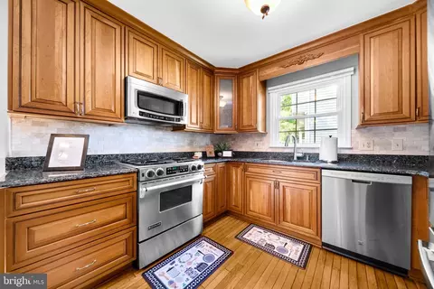 Kitchen - 9723 Stipp St, Burke, VA 22015 photo 6 of 6