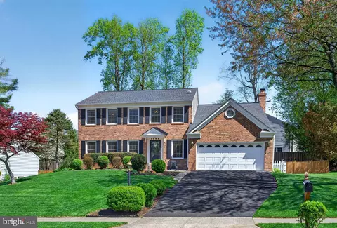 9589 Burnt Oak Dr, Fairfax Station, VA 22039