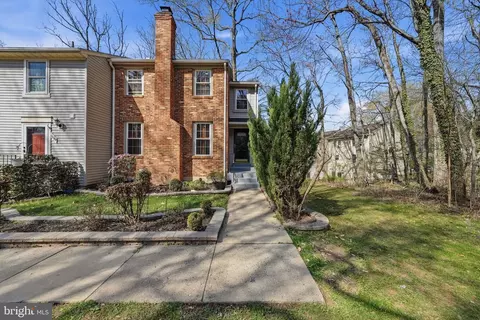 10097 Chestnut Wood Ln, Burke, VA 22015