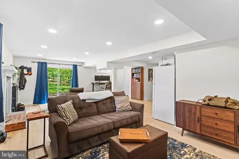 Other - 908 Ashburn St, Herndon, VA 20170 photo 7 of 9