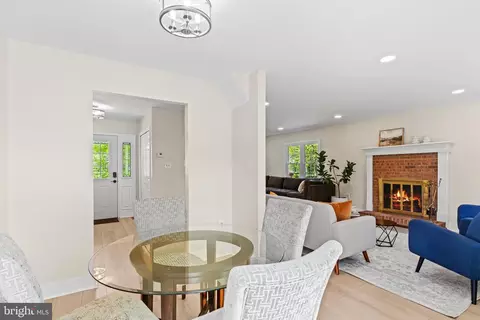 Dining - 908 Ashburn St, Herndon, VA 20170 photo 1 of 3
