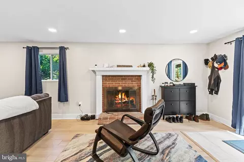 Other - 908 Ashburn St, Herndon, VA 20170 photo 6 of 9