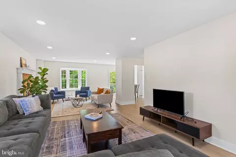 Other - 908 Ashburn St, Herndon, VA 20170 photo 2 of 9