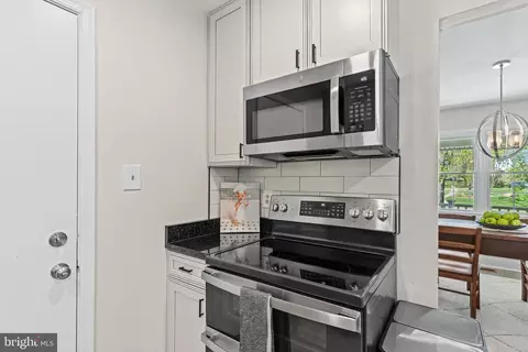 Kitchen - 908 Ashburn St, Herndon, VA 20170 photo 3 of 3