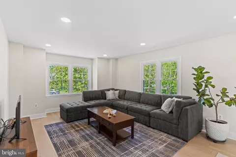 Other - 908 Ashburn St, Herndon, VA 20170 photo 3 of 9