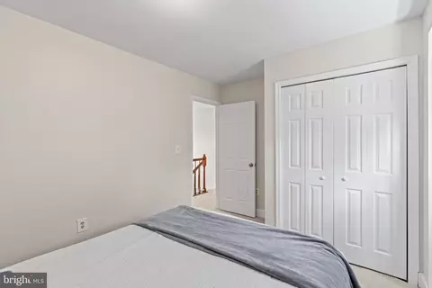 Bedroom - 908 Ashburn St, Herndon, VA 20170 photo 6 of 9