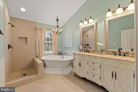 3786 Elmwood Towne Way, Alexandria, VA 22303