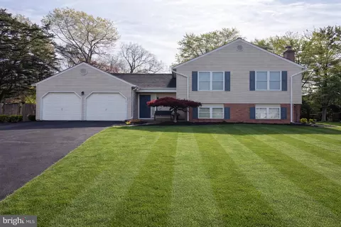 1301 Rock Chapel Rd, Herndon, VA 20170