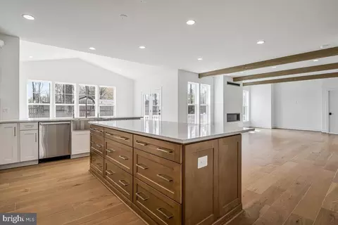 Entry Way - 8205 Dabney Ave, Springfield, VA 22152 photo 5 of 15