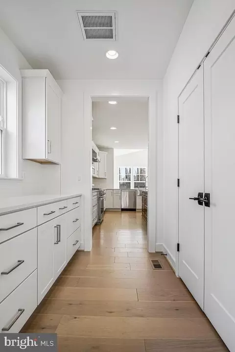 Entry Way - 8205 Dabney Ave, Springfield, VA 22152 photo 9 of 15