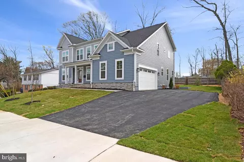 Exterior - 8205 Dabney Ave, Springfield, VA 22152 photo 3 of 7