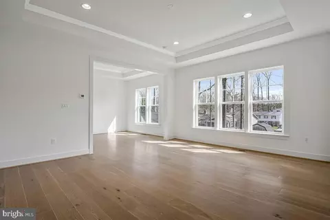 Living - 8205 Dabney Ave, Springfield, VA 22152 photo 7 of 9