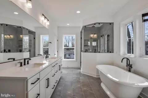 Bath - 8205 Dabney Ave, Springfield, VA 22152 photo 2 of 7