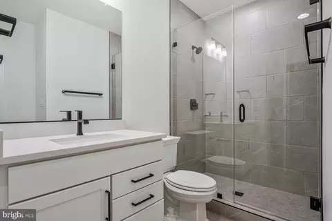 Bath - 8205 Dabney Ave, Springfield, VA 22152 photo 7 of 7