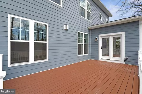 Exterior - 8205 Dabney Ave, Springfield, VA 22152 photo 6 of 7