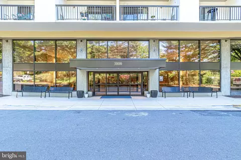3800 Powell Ln #1211, Falls Church, VA 22041