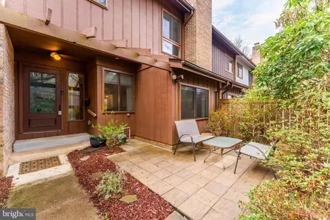 11915 Escalante Ct, Reston, VA 20191