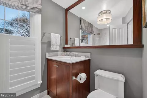 Bath - 1205 Suffield Dr, Mclean, VA 22101 photo 1 of 8