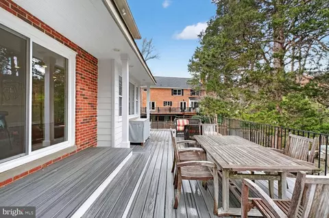 Exterior - 1205 Suffield Dr, Mclean, VA 22101 photo 17 of 17