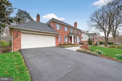 Exterior - 1205 Suffield Dr, Mclean, VA 22101 photo 3 of 17