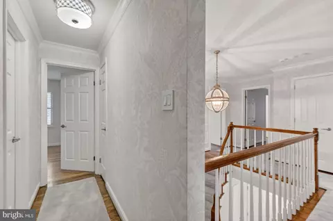 Entry Way - 1205 Suffield Dr, Mclean, VA 22101 photo 6 of 7