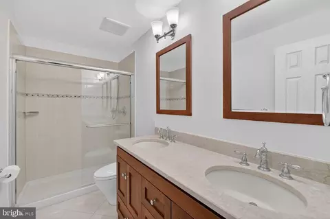 Bath - 1205 Suffield Dr, Mclean, VA 22101 photo 7 of 8