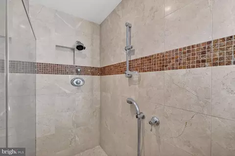 Bath - 1205 Suffield Dr, Mclean, VA 22101 photo 5 of 8