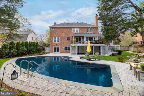 Exterior - 1205 Suffield Dr, Mclean, VA 22101 photo 10 of 17