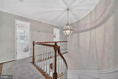 Entry Way - 1205 Suffield Dr, Mclean, VA 22101 photo 4 of 7